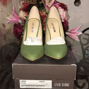 Green denim pumps